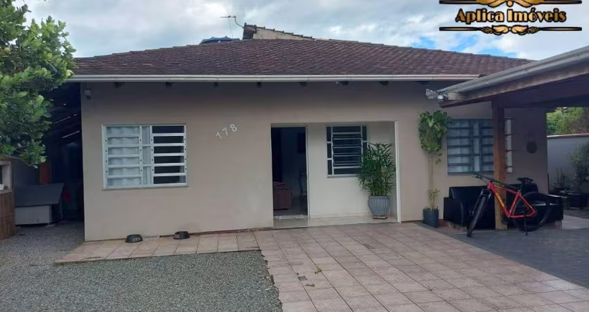 Casa com 04 Quartos na Meia Praia - Navegantes - Averbada - 180m do mar.