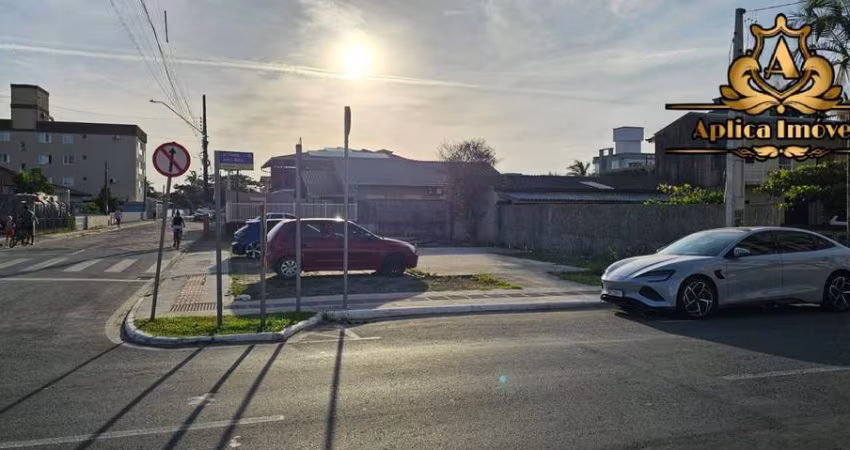 Terreno no bairro Meia Praia - Esquina com a Av Prefeito José Juvenal Mafra