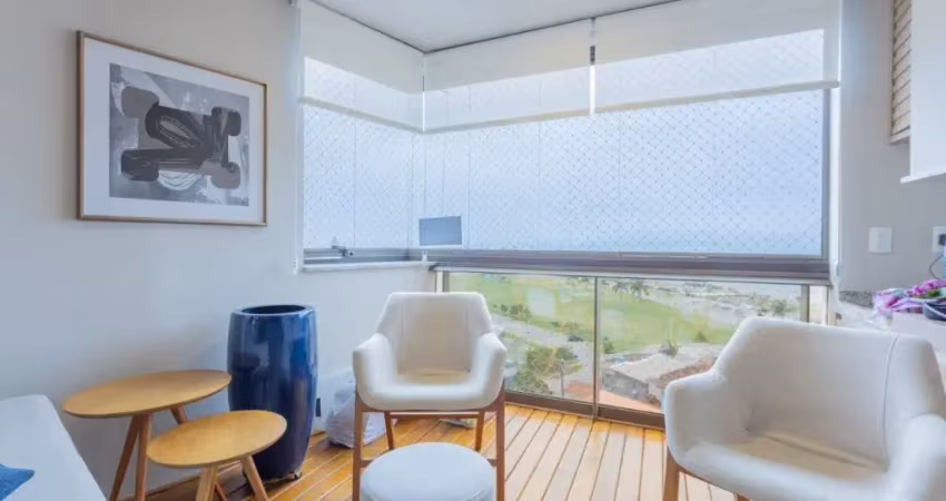 Apartamento com vista mar e 3 quartos no Estreito