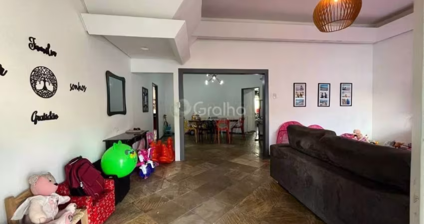 Casa Residencial de 230m² com 3 quartos no Centro