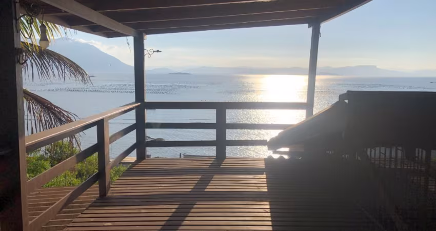 Casa Residencial de 200 m² e 2 quartos no Ribeirão da Ilha