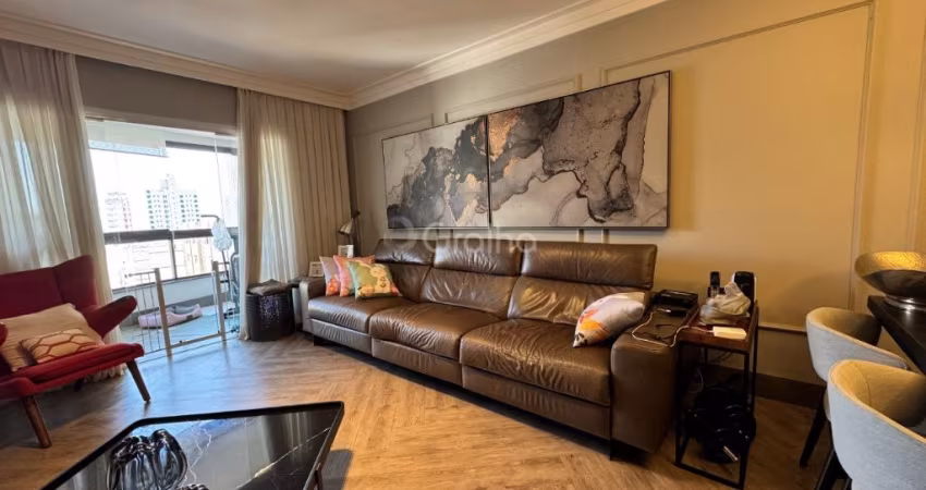Apartamento de 137m² com 4 quartos sendo 2 suítes no Centro