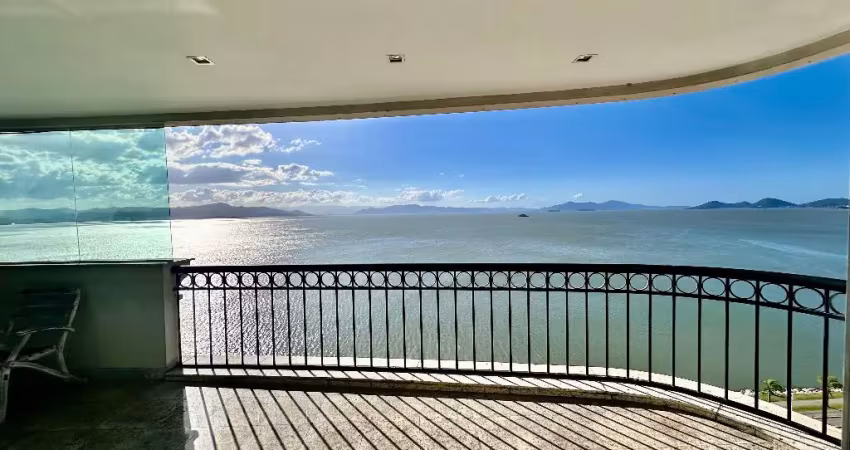 Apartamento luxuoso de 3 suítes na Beira Mar