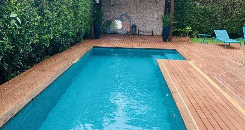 Casa de 5 quartos na Av Búzios em Jurerê Internacional