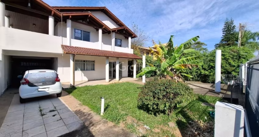 Casa à venda com 3 quartos no bairro Campeche, Florianópolis - SC