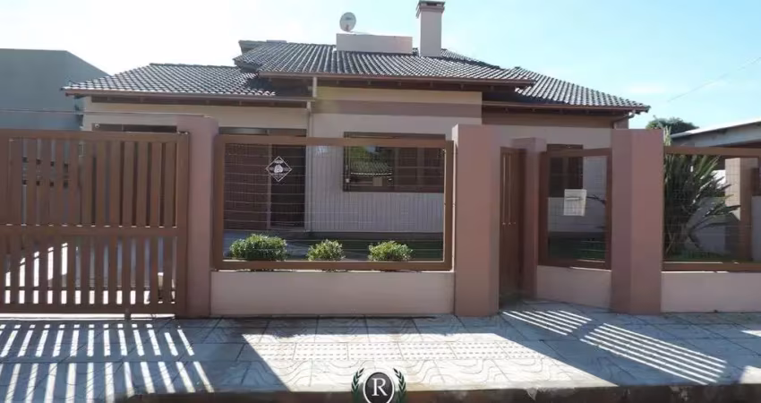 Casa com 3 quartos para alugar na Rua Artur Manoel Schefer, Igra Norte, Torres