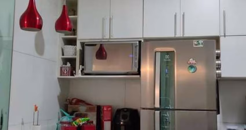 Lindo Sobrado em Condomínio 2 Dormitórios Com  Suíte Repleto de Moveis Planejados