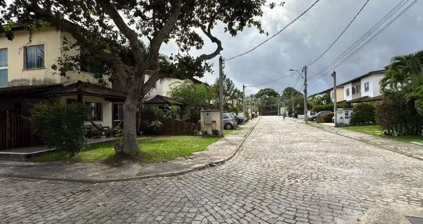 Casa a venda com 107m2, com 4 quartos e terreno de 221m2 em Abrantes- Camaçari/Bahia