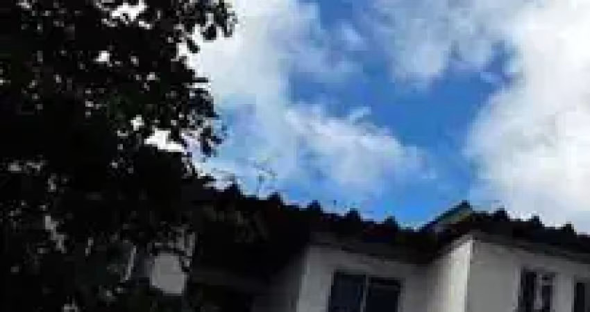 Cód. 171 cabula 2/4 vazio e 2º andar no condomínio arvoredo de cima