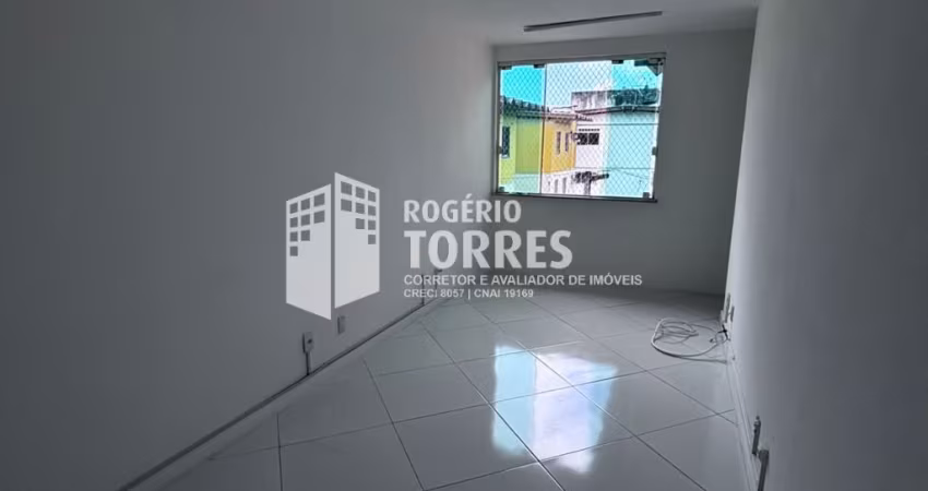 Apartamento a venda de 2/4 com área serviço no Cond. Jardim das Limeiras III em Canabrava