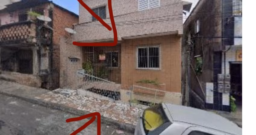 Casa ampla em Pernambués térreo