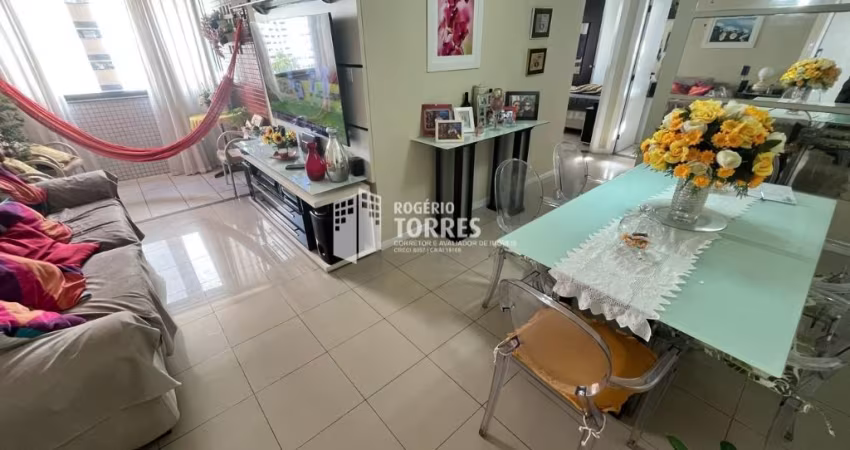 Apartamento a venda de 3/4, 1 suíte e 2 garagens soltas em ARMAÇÃO