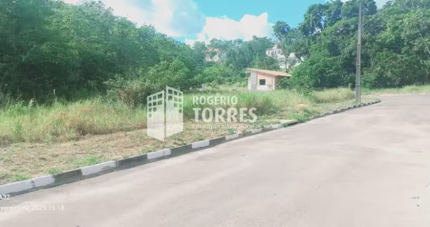 Lote de terreno a venda com 600m² plano no cond. fazenda real em simões filho