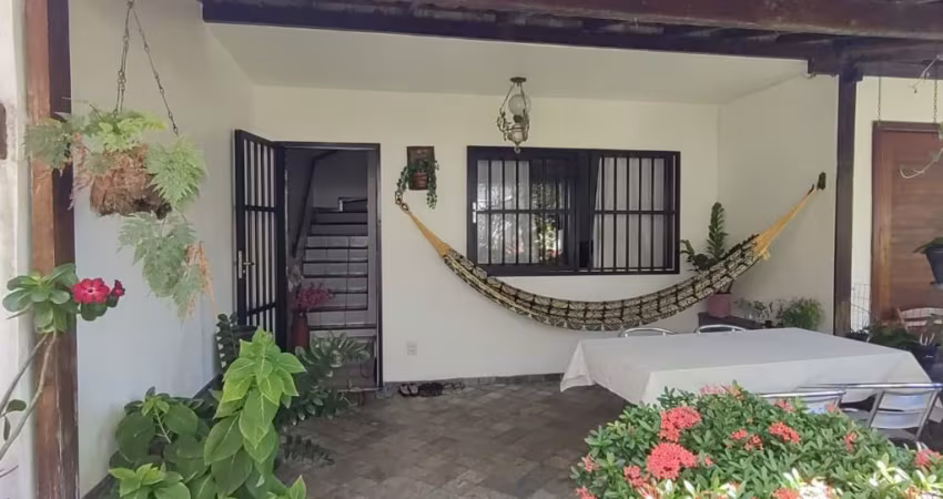 Cód. 253 Itapuã Casa Duplex com 2 suítes perto da Orla