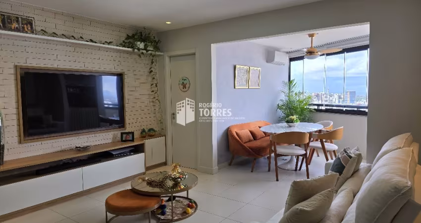 Apartamento a venda de 2 suítes + varanda e 2 garagens no Caminho das Arvores