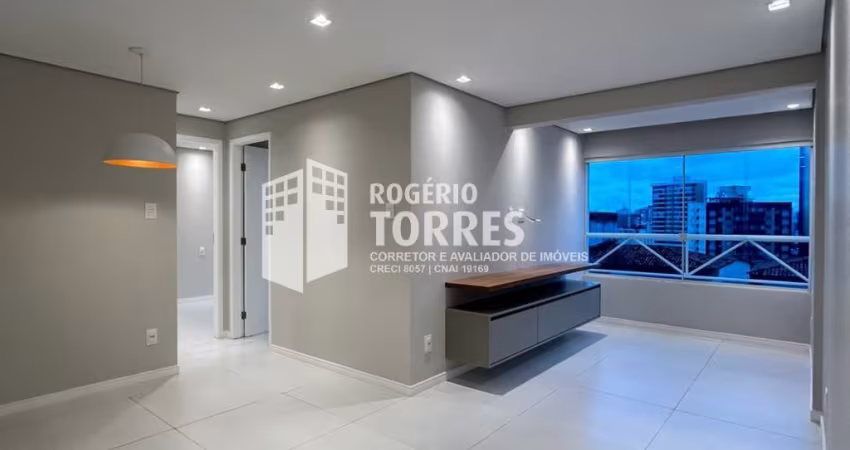 Apartamento a venda de 2/4, 1 suíte, REFORMADO, 1 garagem em JARDIM ARMAÇÃO