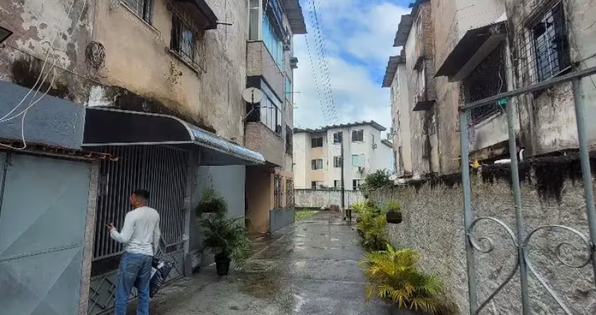 Cód. 102 mata escura 2/4 com varanda no cond. santa edwiges