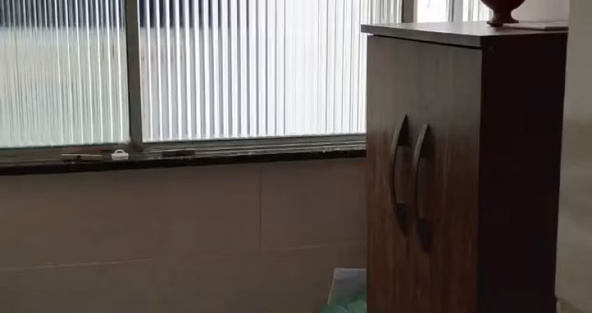 Apartamento com fino acabamento, pronto pra morar, todo reformado