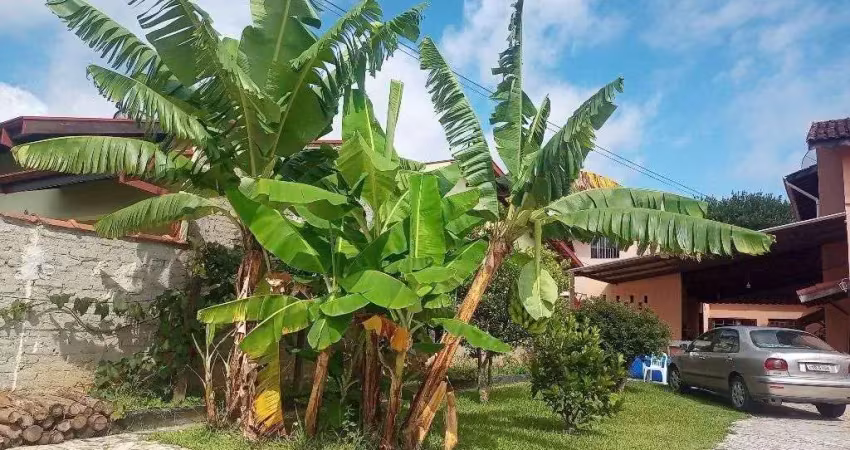 Sobrado com 4 dormitórios à venda, 200 m² por r$ 700.000 - campo alegre - pindamonhangaba/sp