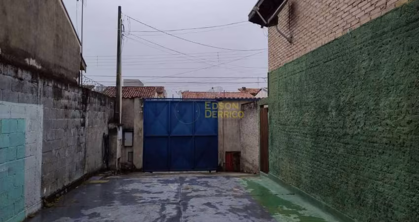 Casa com 3 quartos, Residencial e Comercial Vila Verde - Pindamonhangaba
