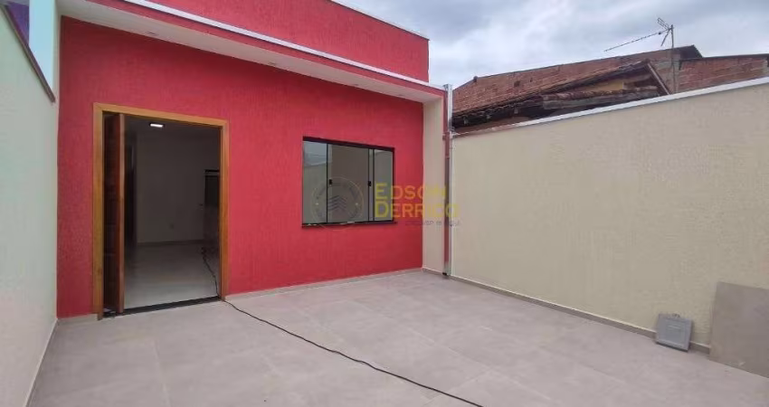 Casa com 2 dormitórios à venda, 69 m² por R$ 330.000 - Mombaça - Pindamonhangaba/SP