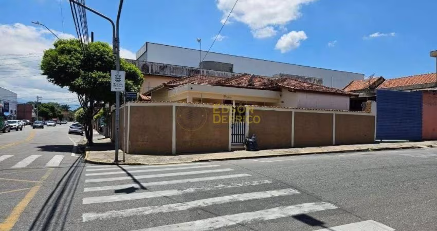 Casa com 3 dormitórios para alugar, 212 m² por R$ 4.144/mês - São Benedito - Pindamonhangaba/SP