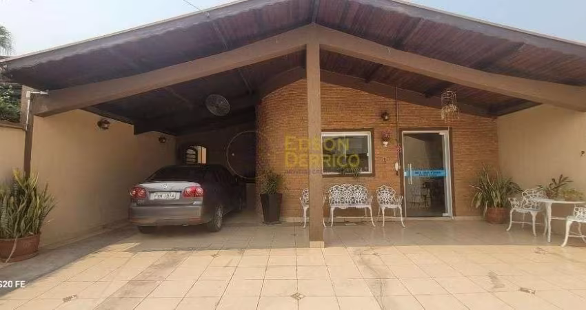 Sobrado com 5 dormitórios à venda, 350 m² por R$ 860.000,00 - Campo Alegre - Pindamonhangaba/SP