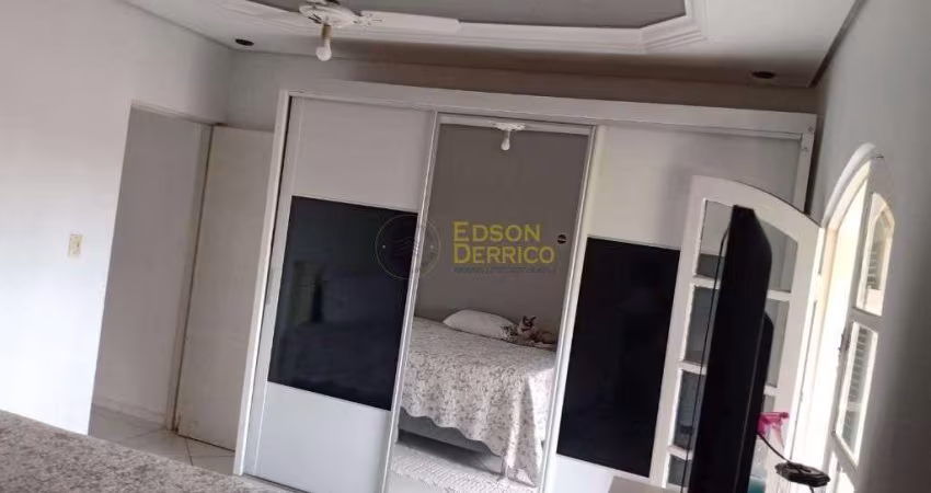 Sobrado com 3 dormitórios à venda, 183 m² por R$ 265.000 - Jardim Mariana - Pindamonhangaba/SP