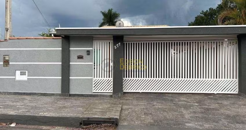 Casa com 3 dormitórios à venda, 180 m² por R$ 610.000,00 - Loteamento Residencial Andrade - Pindamonhangaba/SP