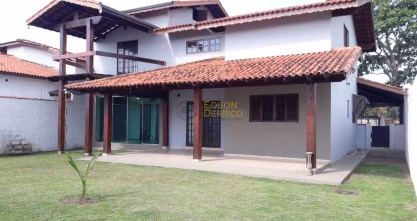 Sobrado com 3 dormitórios à venda, 213 m² por R$ 900.000,00 - Jardim Residencial Doutor Lessa - Pindamonhangaba/SP