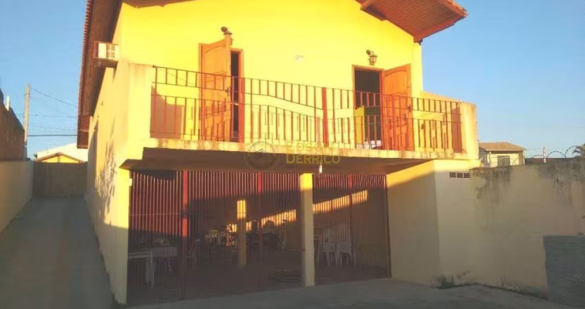Casa com 3 dormitórios à venda, 293 m² por R$ 380.000,00 - Vila Suiça - Pindamonhangaba/SP