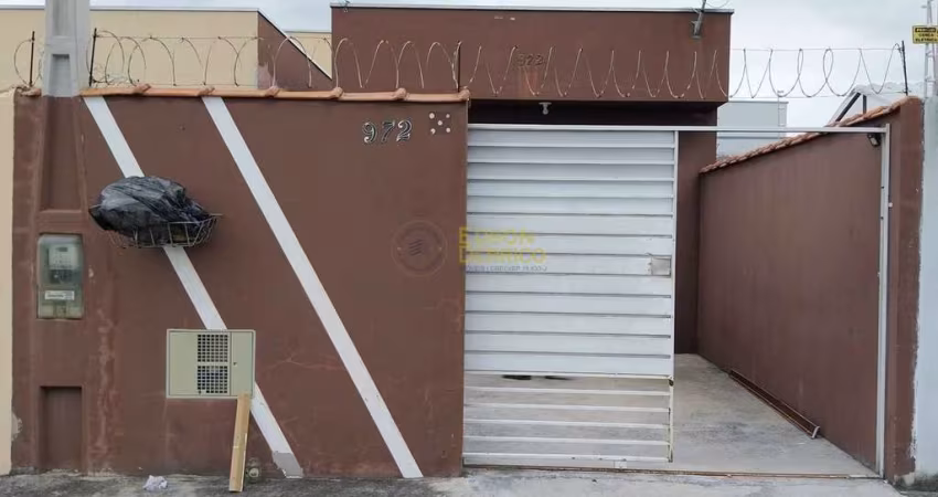 Casa para locação com 2 quartos, Ipê - Pindamonhangaba