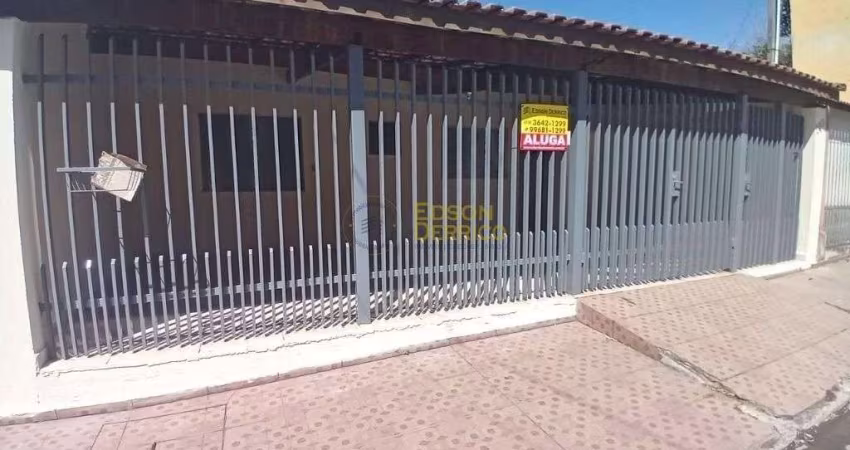 Casa com 3 quartos para Locação, Vila São José - Pindamonhangaba