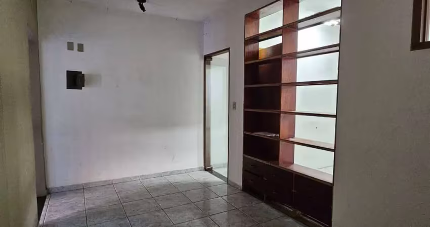 Casa comercial com 1 sala para alugar no Centro, Pindamonhangaba 
