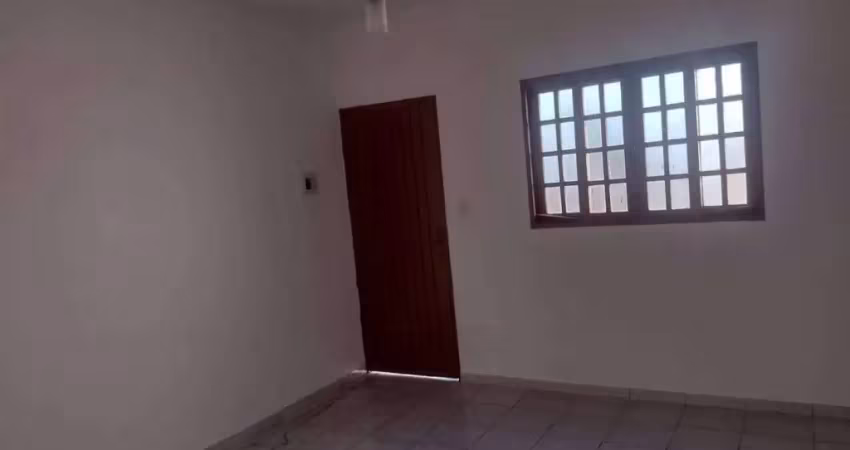Casa á venda com 2 quartos, mombaça - pindamonhangaba