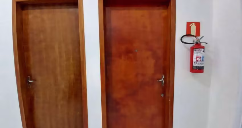Casa comercial com 1 sala para alugar no Centro, Pindamonhangaba 