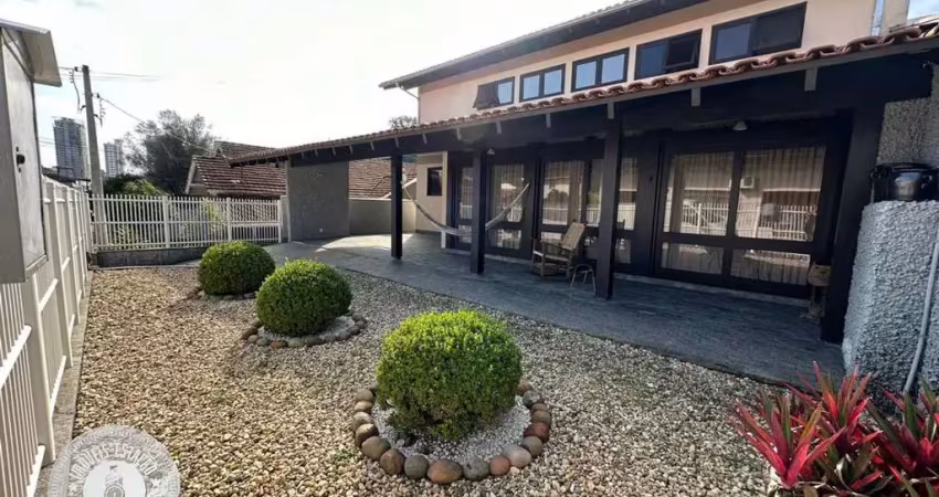 Casa com 3 quartos à venda no Velha, Blumenau 