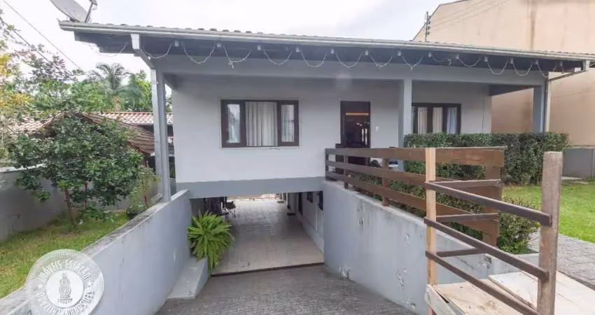 Casa com 3 quartos à venda no Velha, Blumenau 