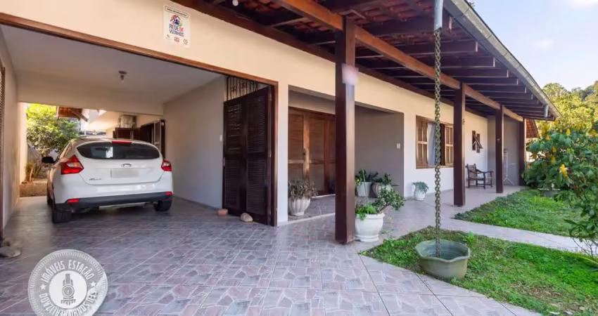 Casa com 4 quartos à venda no Garcia, Blumenau 