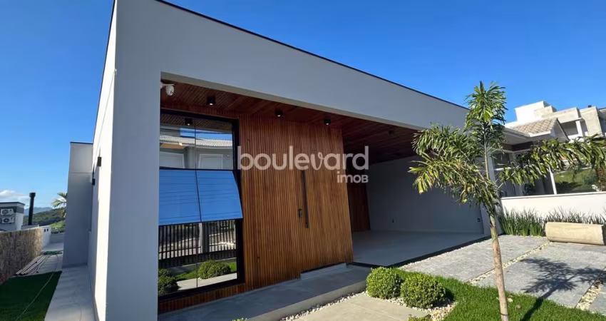 Casa Alto Padrão de 3 Dormitórios | Pedra Branca