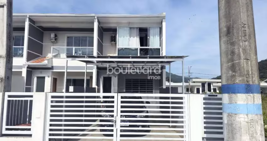 Sobrado de 2 dormitórios | semimobiliado | forquilhas