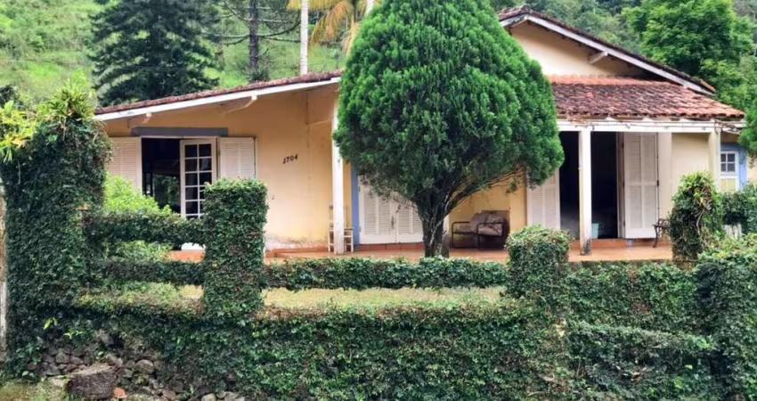 Casas com Terreno de  5.804 m²  | Santo Amaro da Imperatriz