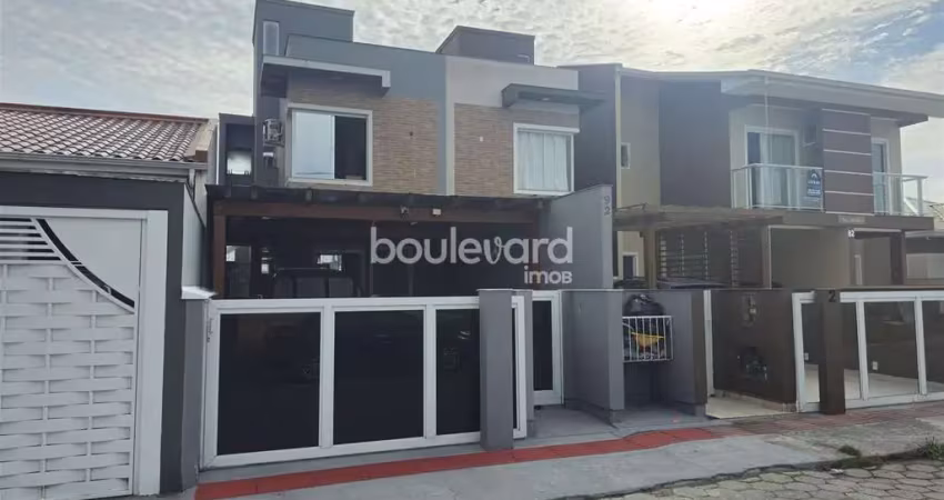 Sobrado de 2 dormitórios | 2 vagas cobertas | forquilhas