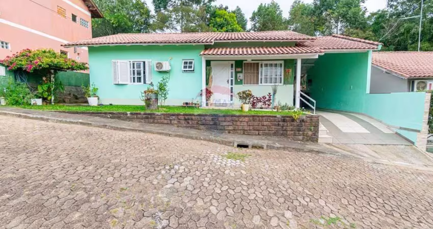 CASA COM 3 QUARTOS, 2 BANHEIROS - BAIRRO FLAMBOYANT