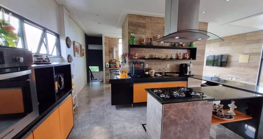 Casa à Venda com quatro quartos - Condomínio Alphaville Litoral Norte 2 - Abrantes