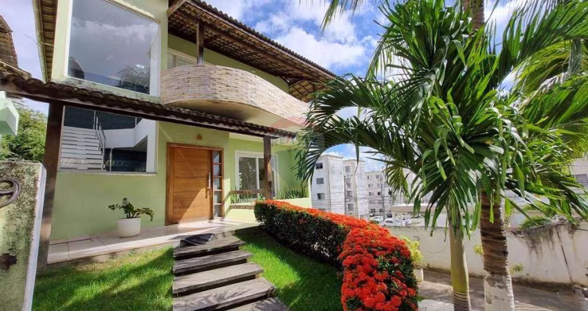 Casa Triplex à Venda no Condomínio Vila Florença em Lauro de Freitas