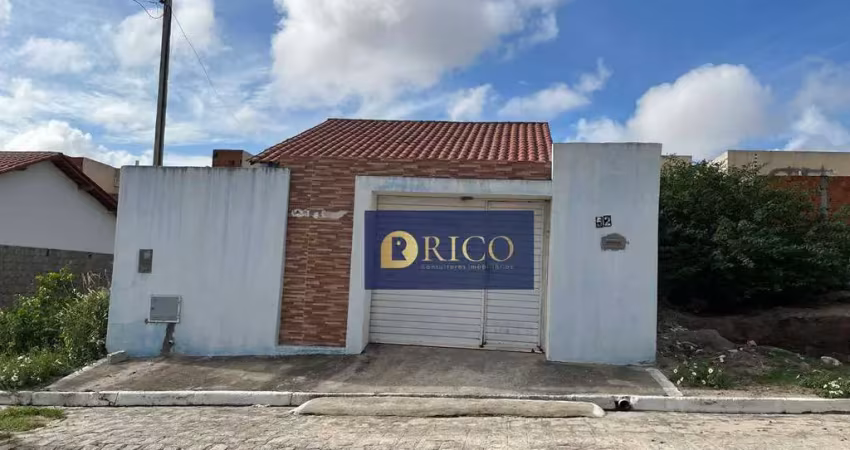 Casa com 2 quartos à venda na Avenida Pio XII, 52, Massaranduba, Arapiraca