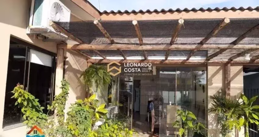 Excelente casa com piscina próxima ao mar em balneário pinhal