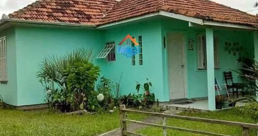 Bela casa no Centro de Balneário pinhal