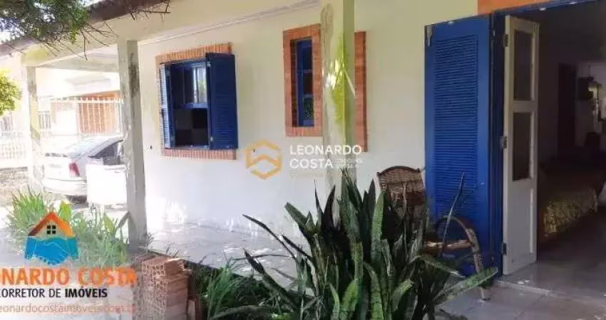 Casa com anexo próximo ao mar no centro de cidreira